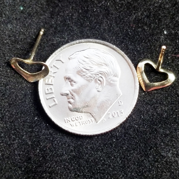 14K Gold Heart Earrings EUC - Picture 5 of 8
